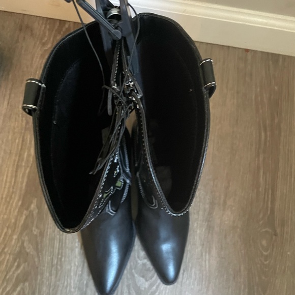 Black Western Embroidered Boots - Picture 8 of 11